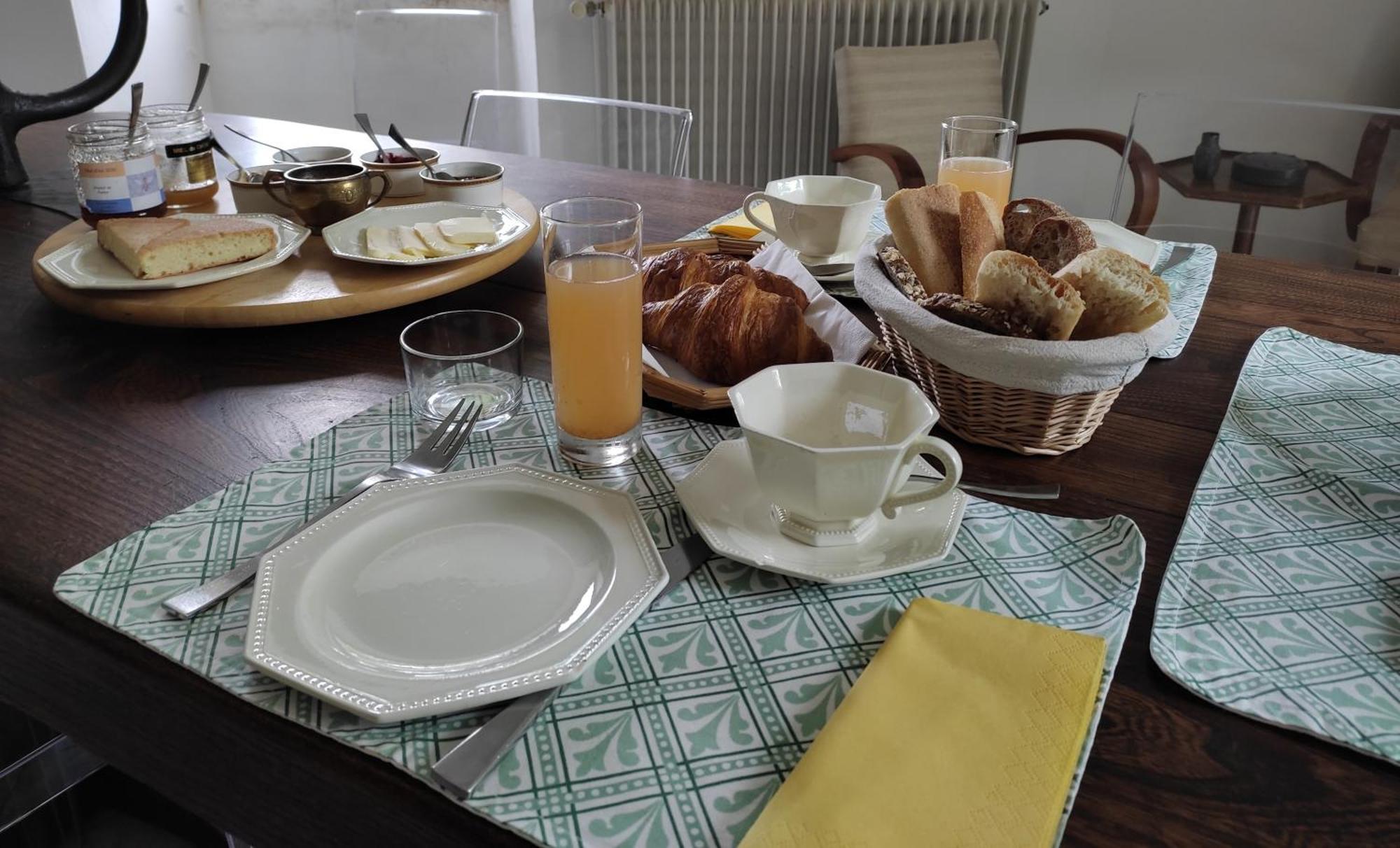 Le Logis Du Pradet Bed & Breakfast Moncrabeau Exterior photo